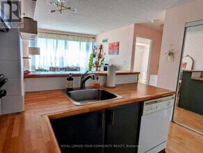 38-638 Lee Centre Dr in Toronto, ON - Building Photo - Building Photo