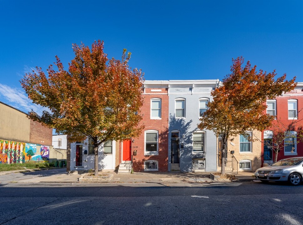 2428 Jefferson St in Baltimore, MD - Foto de edificio