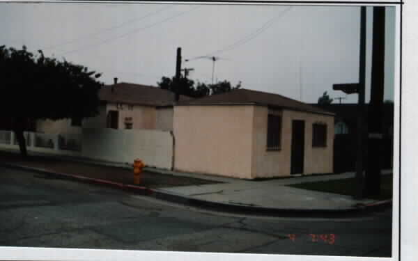 240 W 101st St in Los Angeles, CA - Building Photo