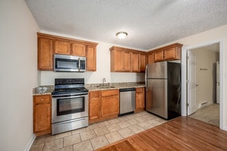 6301 W Kilgore Ave in Muncie, IN - Foto de edificio - Interior Photo