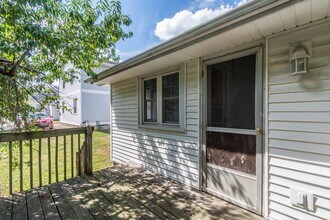 402 E 10th St in Bloomington, IN - Building Photo - Building Photo