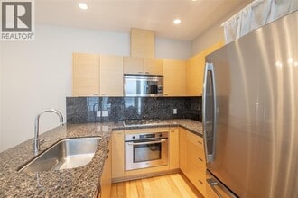 6333 Katsura St in Richmond, BC - Building Photo - Building Photo