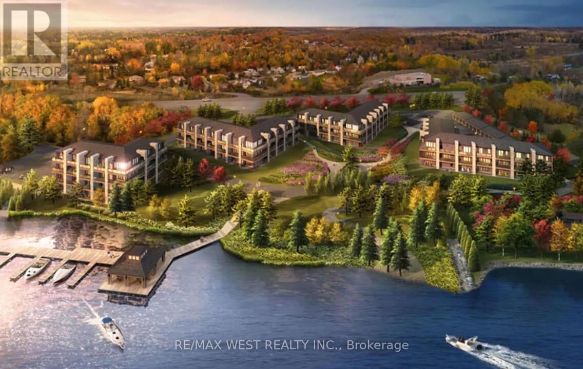 245 Crescent Bay Ln in Huntsville, ON - Building Photo