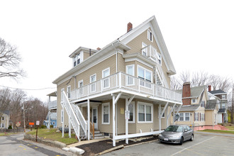 285 W Elm St in Brockton, MA - Building Photo - Building Photo