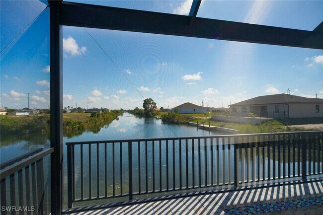 2507 NE 1st Ave in Cape Coral, FL - Building Photo - Building Photo