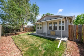 363 S Meade St in Denver, CO - Building Photo - Building Photo