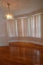 166 Dewey St in Bridgeport, CT - Foto de edificio - Building Photo