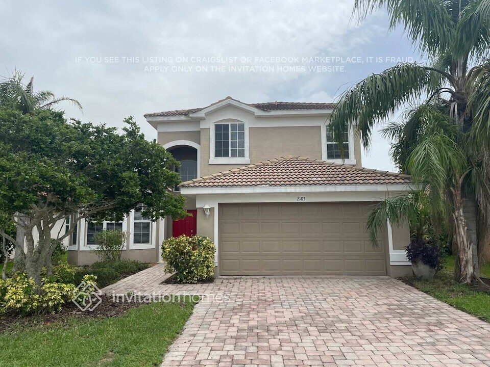 2183 Chenille Ct in Venice, FL - Building Photo