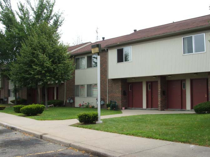 Glendale Townhomes in Highland Park, MI - Building Photo