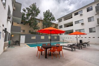11645 Gorham Ave in Los Angeles, CA - Building Photo - Building Photo