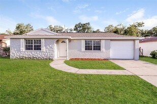 6230 Westport Dr in Port Richey, FL - Building Photo