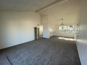 2212 Ruhland Ave, Unit B in Redondo Beach, CA - Building Photo - Building Photo