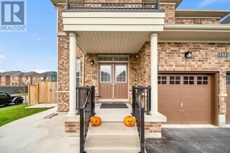 1171 Upper Thames Dr in Woodstock, ON - Building Photo - Building Photo