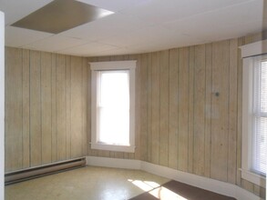 15 S Walnut St, Unit 2 in Akron, OH - Foto de edificio - Building Photo