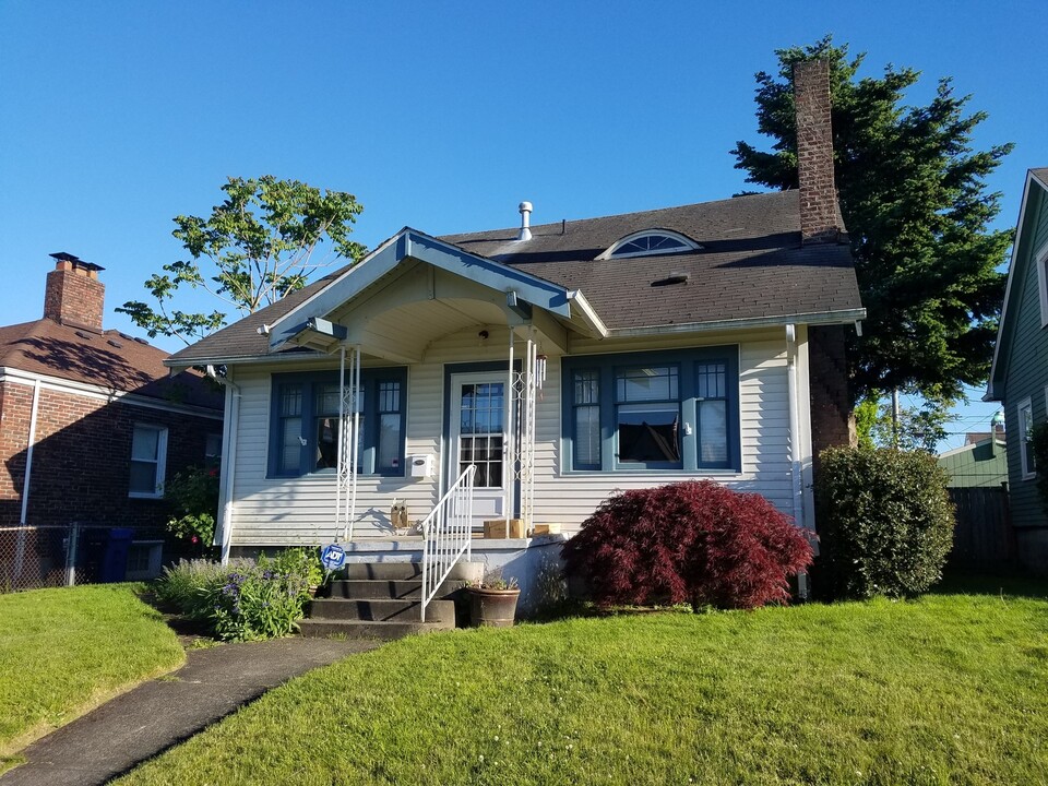 226 S 54th St in Tacoma, WA - Building Photo