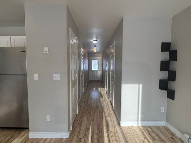 4901 S Binnacle Dr in Wasilla, AK - Foto de edificio - Building Photo