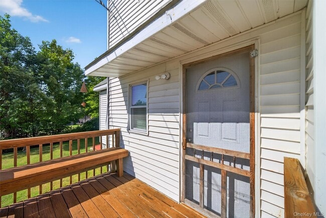376 Bridgeville Rd in Monticello, NY - Foto de edificio - Building Photo