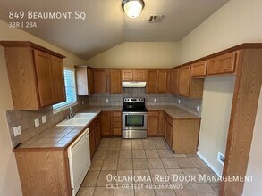 849 Beaumont Square in Norman, OK - Foto de edificio - Building Photo