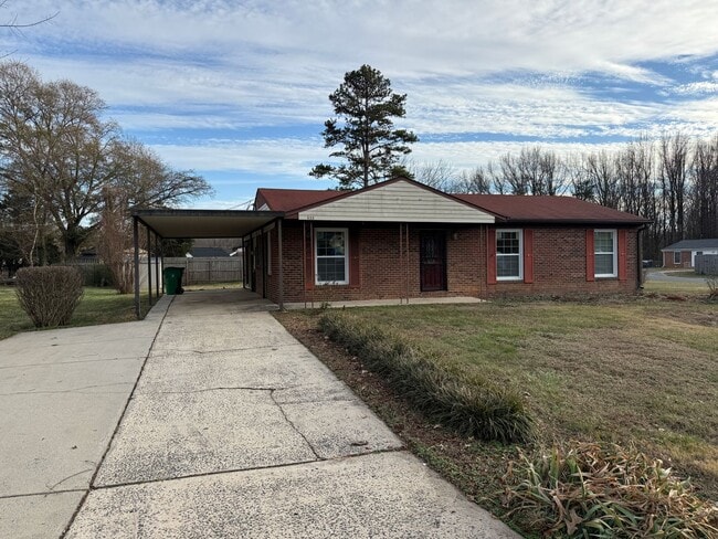 633 Milan Rd E in Charlotte, NC - Building Photo - Building Photo