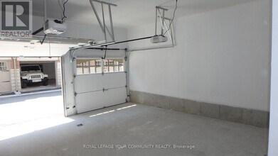25 Amherst Cir in Vaughan, ON - Building Photo - Building Photo