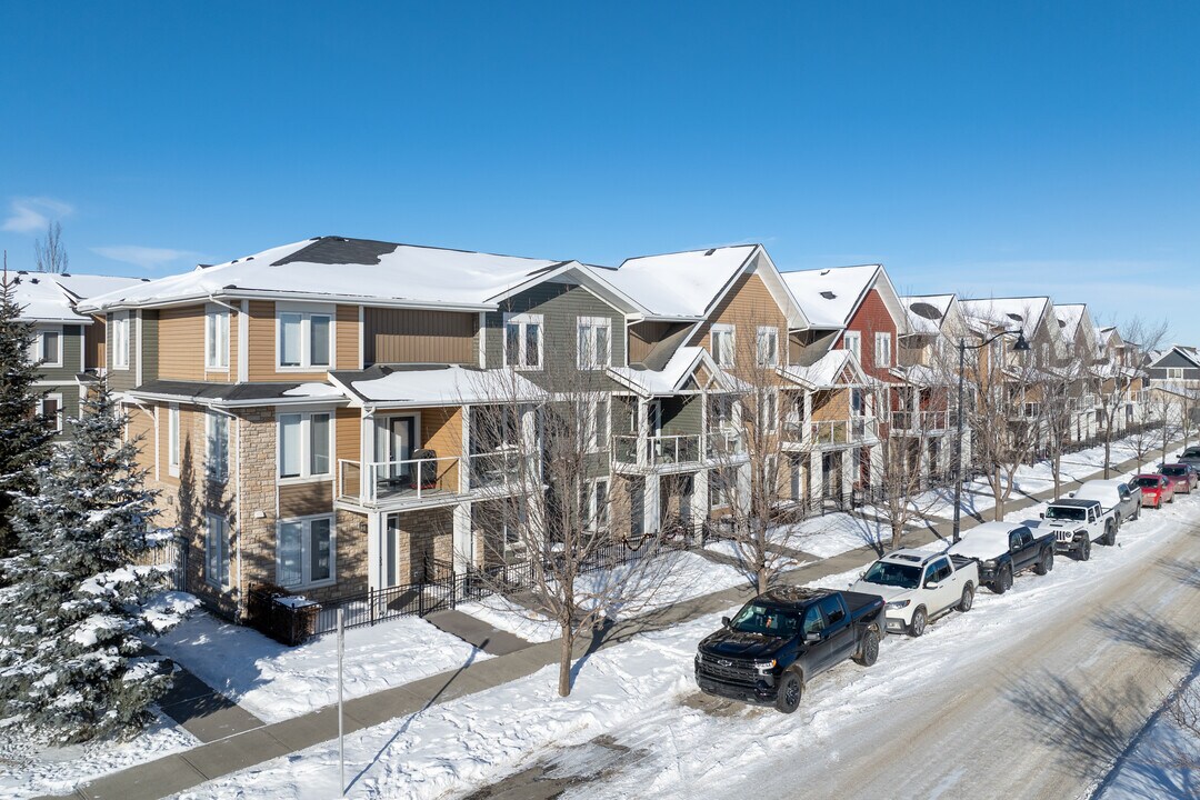 Mosaic Lakeside in Calgary, AB - Building Photo