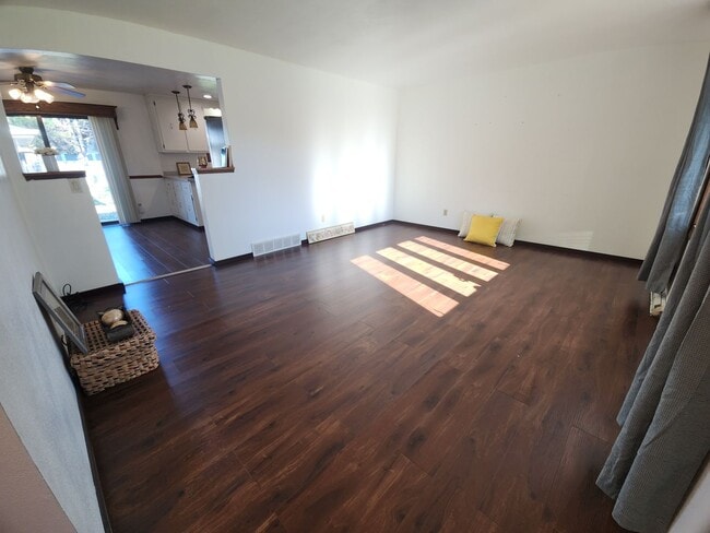 1250 Burnette St in Neenah, WI - Building Photo - Building Photo