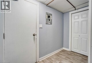 330 Kiwanis Park Dr in London, ON - Building Photo - Building Photo