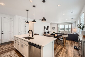 24152 E 40th Ave in Aurora, CO - Building Photo - Building Photo