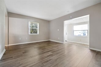 9314 N Ashley St in Tampa, FL - Foto de edificio - Building Photo