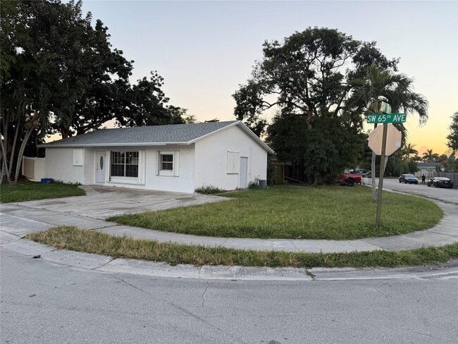 22773 SW 65th Ave in Boca Raton, FL - Building Photo - Building Photo