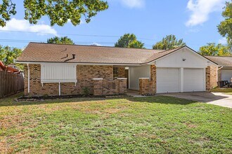 19411 Long Lake Dr in Houston, TX - Building Photo - Building Photo