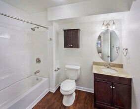 Brookview Court Apartments in Rotterdam, NY - Foto de edificio - Building Photo