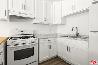 1451 S Norton Ave in Los Angeles, CA - Building Photo - Building Photo