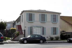 3028 E 7th St in Long Beach, CA - Building Photo