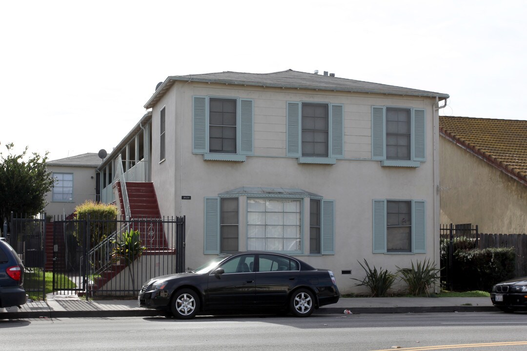 3028 E 7th St in Long Beach, CA - Building Photo