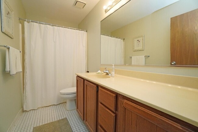 521 Martin Luther King Dr W, Unit 41 in Cincinnati, OH - Foto de edificio - Building Photo