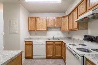 Smallwood Gardens in Waldorf, MD - Building Photo - Interior Photo