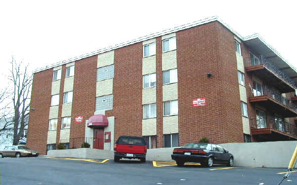 70 Tennis in Mattapan, MA - Foto de edificio