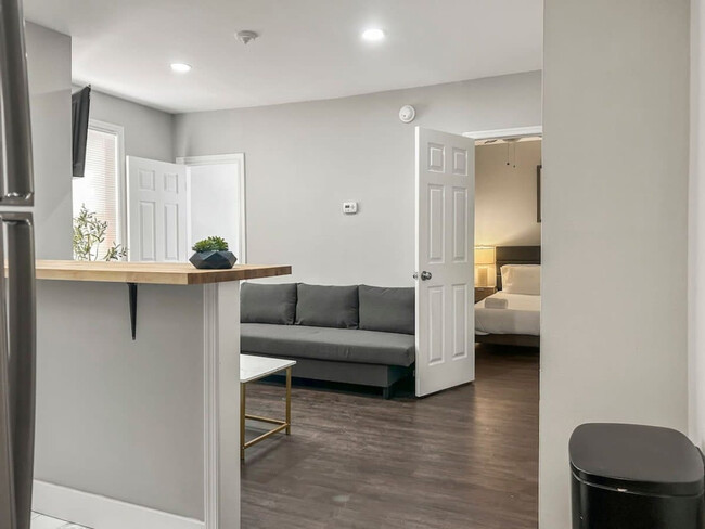 126 Bainbridge St in Philadelphia, PA - Building Photo - Building Photo