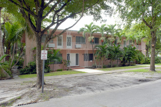 640 Santander Ave in Miami, FL - Building Photo - Building Photo