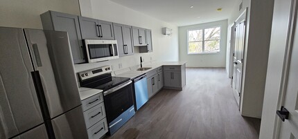Station House Apartments in Newmarket, NH - Foto de edificio - Building Photo