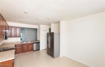 2802 40th St SW in Lehigh Acres, FL - Building Photo - Building Photo