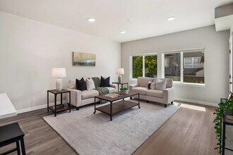 6400 Pacific Ave, Unit 101 in Tacoma, WA - Building Photo - Building Photo