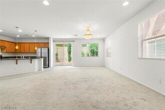 7727 S Coral Cactus Ct in Las Vegas, NV - Building Photo - Building Photo