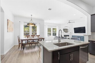 5425 Texas Bluebell Dr in Spicewood, TX - Building Photo - Building Photo