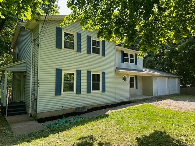 109-111-111 Stonecliff Dr in Rochester, NY - Building Photo