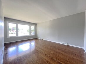 14325 Karlov Ave in Midlothian, IL - Building Photo - Building Photo
