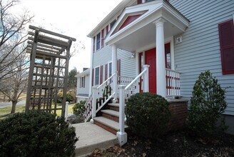 20 Blossom St in Lexington, MA - Building Photo - Building Photo