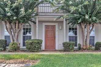 Lampkin Court in Starkville, MS - Foto de edificio - Building Photo