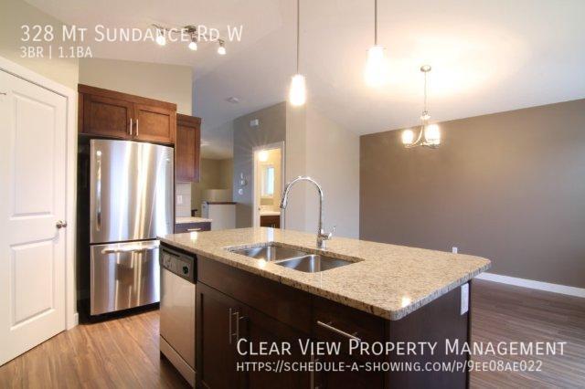 328 Mt Sundance Rd W in Lethbridge, AB - Building Photo - Building Photo